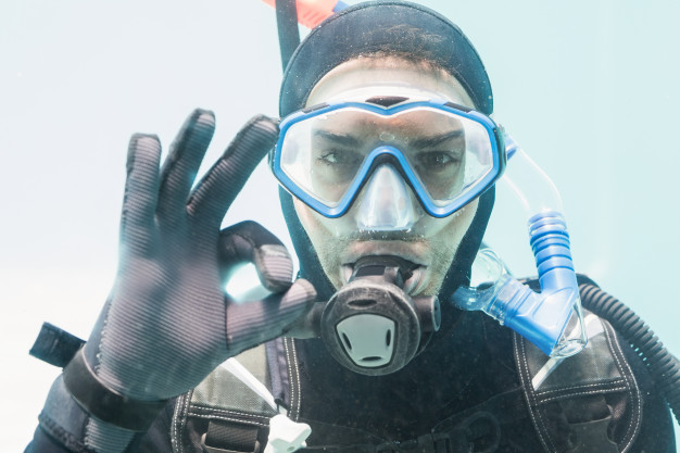 regulator scuba diving